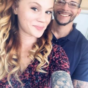 Meet your Poster, violet